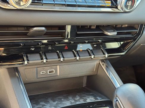 Used 2023 GMC Canyon Elevation w/ Convenience Package image 34