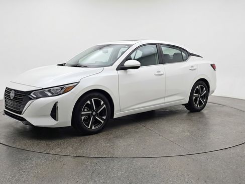 Used 2025 Nissan Sentra SV FWD image 3