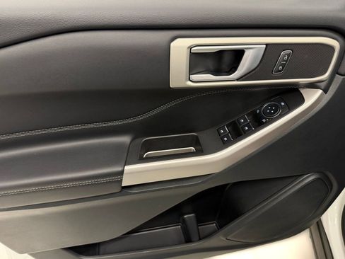 Used 2023 Ford Explorer XLT w/ Equipment Group 202A image 10