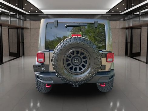 Used 2016 Jeep Wrangler Unlimited Rubicon image 8