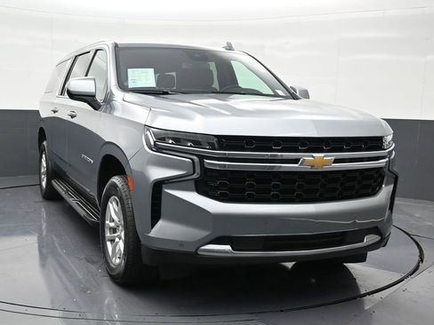 Used 2023 Chevrolet Suburban LS image 8