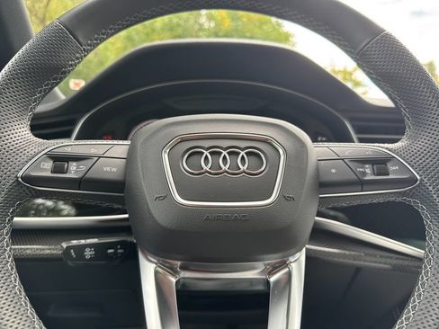 Used 2023 Audi SQ8 Prestige AWD/4WD image 30