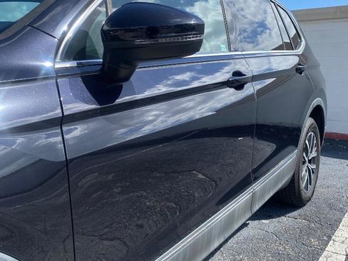 Used 2020 Volkswagen Tiguan SE w/ Panoramic Sunroof Package FWD image 4