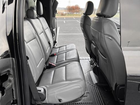 Used 2024 Ford F550 4x4 SuperCab Super Duty image 17