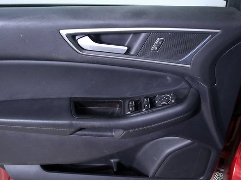 Used 2020 Ford Edge SEL w/ Convenience Package FWD image 16