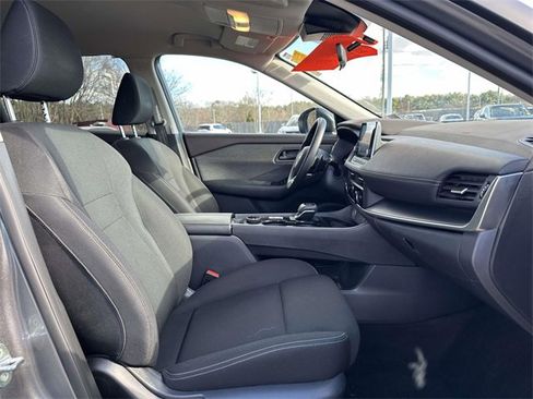 Used 2023 Nissan Rogue S image 12