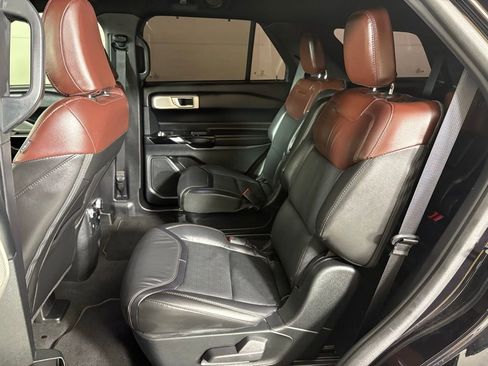 Used 2022 Ford Explorer Platinum w/ Premium Technology Package image 41