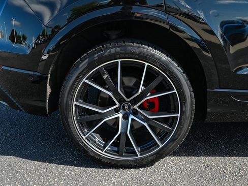 Used 2022 Audi Q8 Premium Plus image 14