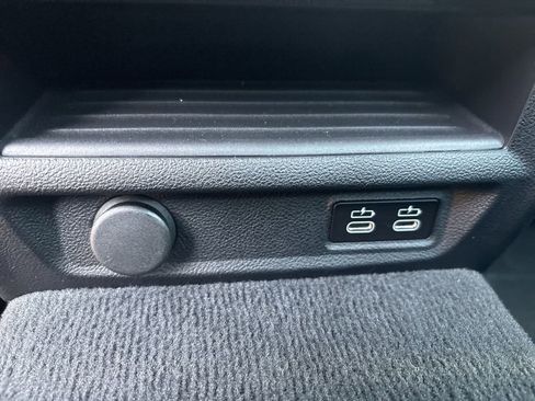 Used 2023 BMW 530i w/ Premium Package RWD image 18