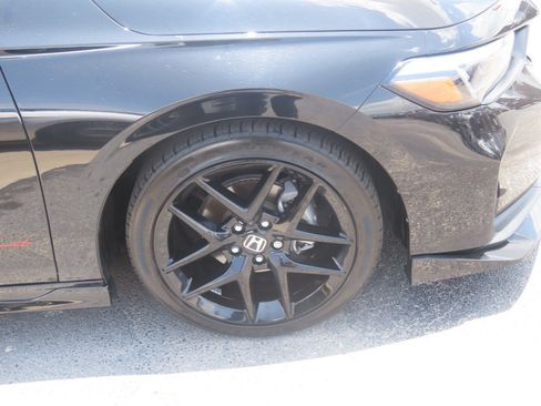 Used 2025 Honda Civic Sport image 9