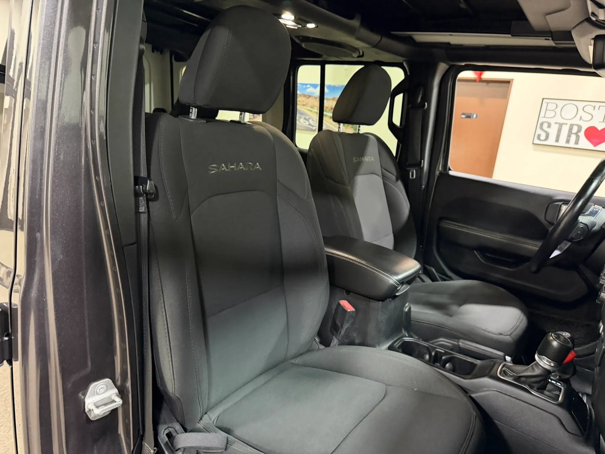 Used 2020 Jeep Wrangler Unlimited Sahara w/ Uconnect 4C Nav & Sound Group AWD/4WD image 40