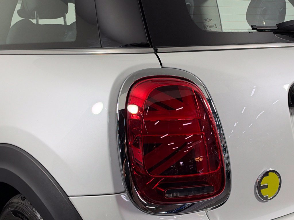 Used 2024 MINI Cooper SE FWD image 7