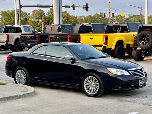 Used 2011 Chrysler 200 Limited FWD image 9
