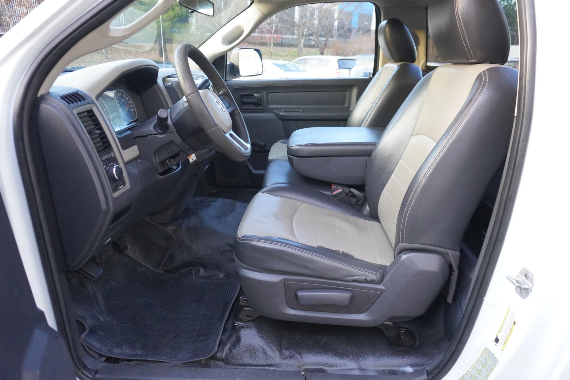 Used 2011 RAM 3500 ST RWD image 9