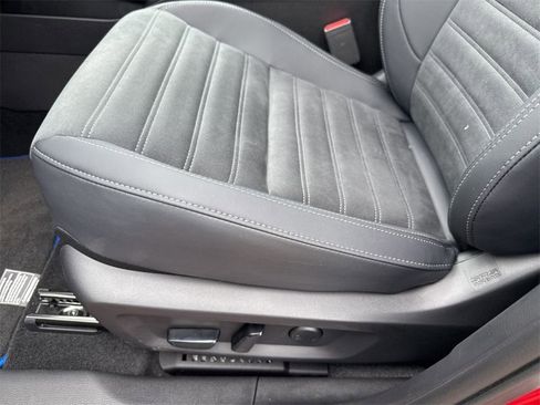 New 2025 Mitsubishi Outlander SE image 25