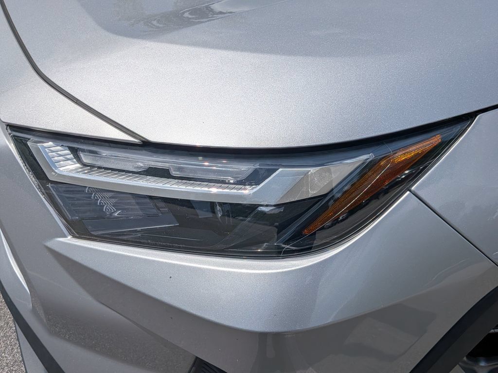 Used 2022 Toyota RAV4 XLE w/ Convenience Package FWD image 7