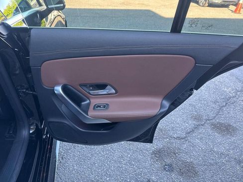 Used 2022 Mercedes-Benz CLA 250 4MATIC image 17