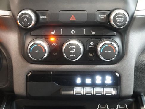 Used 2020 RAM 1500 Big Horn AWD/4WD image 20