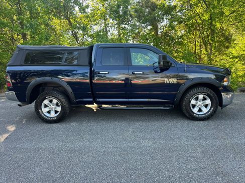 Used 2017 RAM 1500 Classic SLT AWD/4WD image 3