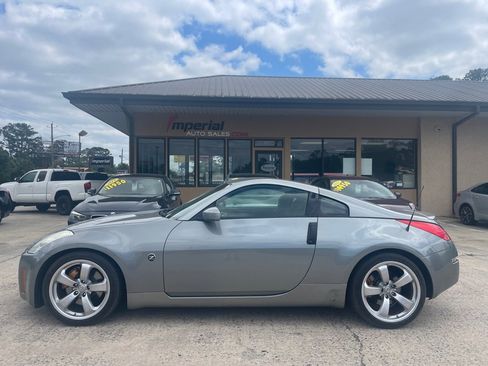 Used 2006 Nissan 350Z Grand Touring w/ (N93) Cargo Convenience Pkg RWD image 2