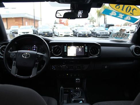 Used 2018 Toyota Tacoma TRD Off-Road image 29