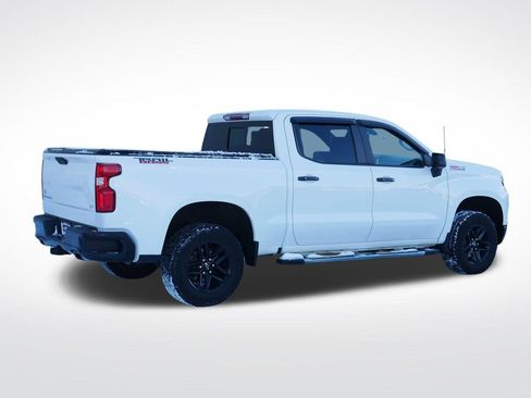 Used 2019 Chevrolet Silverado 1500 LT Trail Boss image 3