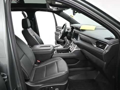 Used 2023 GMC Yukon XL Denali image 25