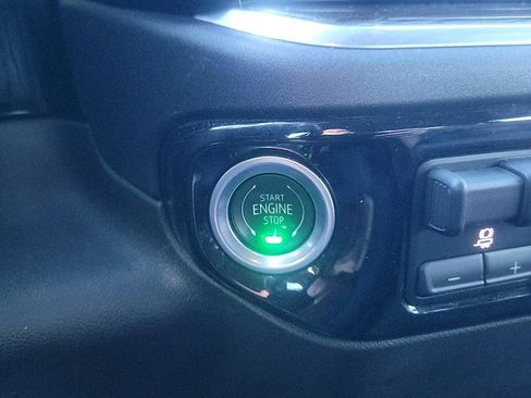 Used 2024 Chevrolet Silverado 2500 LT w/ Convenience Package image 14