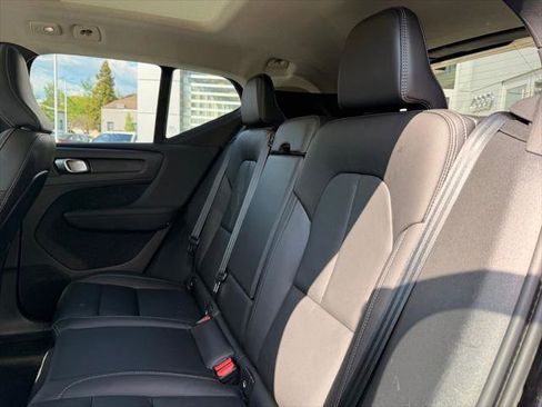 Used 2023 Volvo XC40 B5 Plus w/ Protection Package Premier AWD/4WD image 14
