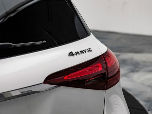 Used 2025 Mercedes-Benz GLE 450 4MATIC w/ AMG Line Exterior image 16