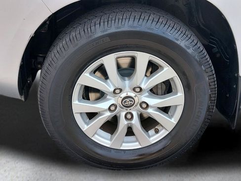 Used 2016 Toyota Land Cruiser AWD/4WD image 19