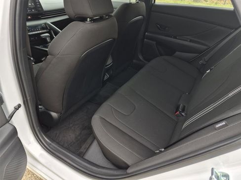 Used 2025 Hyundai Elantra Sport FWD image 13