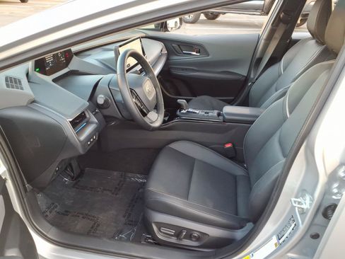 Certified 2024 Toyota Prius XLE AWD/4WD image 15