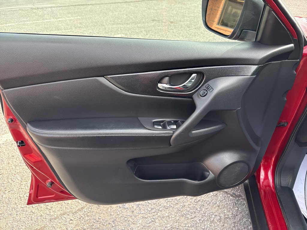 Used 2014 Nissan Rogue SL AWD/4WD image 12