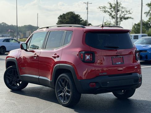 Used 2022 Jeep Renegade Latitude AWD/4WD image 6