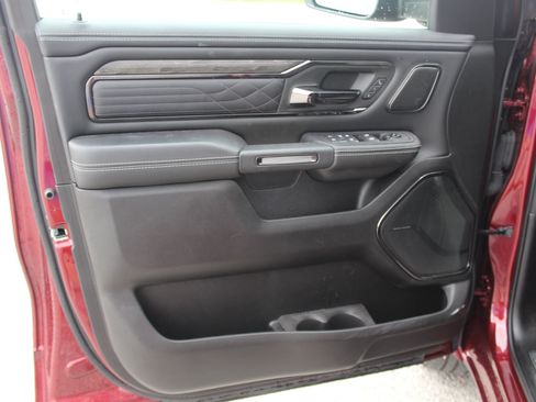 Used 2025 RAM 1500 Limited AWD/4WD image 17