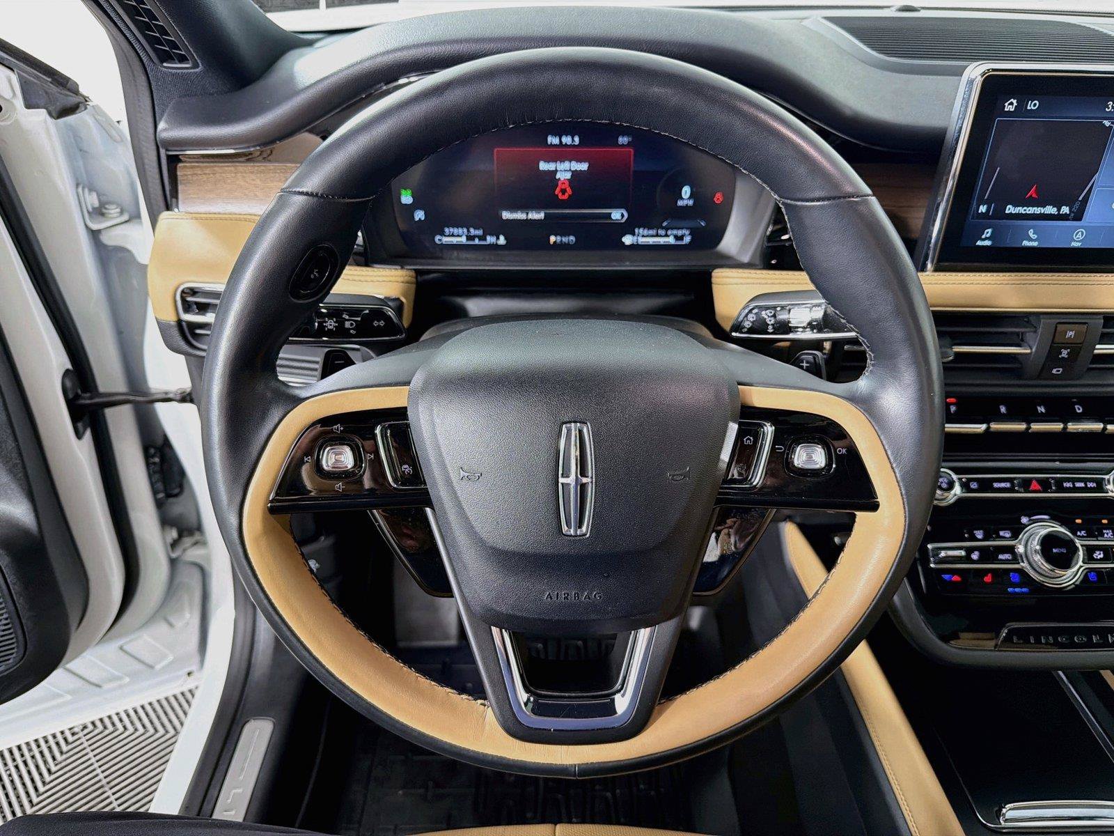 Used 2022 Lincoln Corsair Reserve w/ Equipment Group 201A AWD/4WD image 3