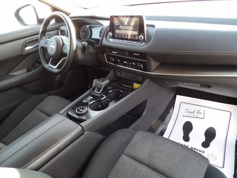 Used 2024 Nissan Rogue SV image 16