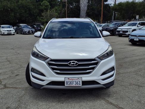 Used 2017 Hyundai Tucson Sport FWD image 2