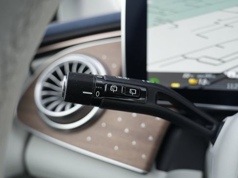 Used 2023 Mercedes-Benz EQE 500 4MATIC SUV image 50