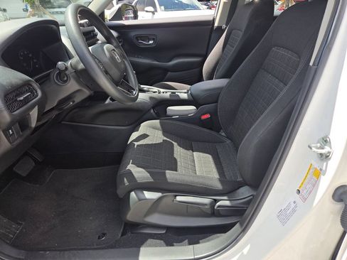 Certified 2024 Honda HR-V LX image 9