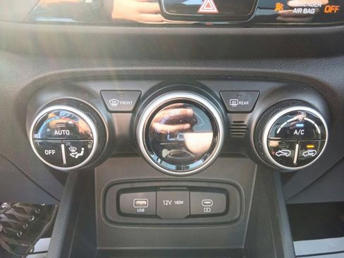 Used 2023 Hyundai Venue SEL w/ Cargo Package FWD image 27