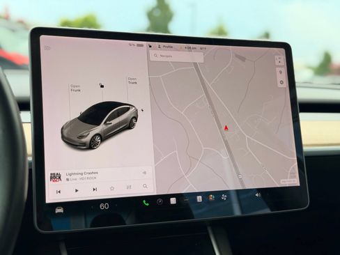 Used 2018 Tesla Model 3 Long Range AWD/4WD image 32