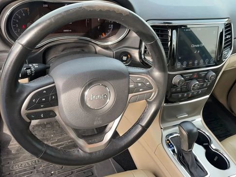 Used 2019 Jeep Grand Cherokee Limited AWD/4WD image 9