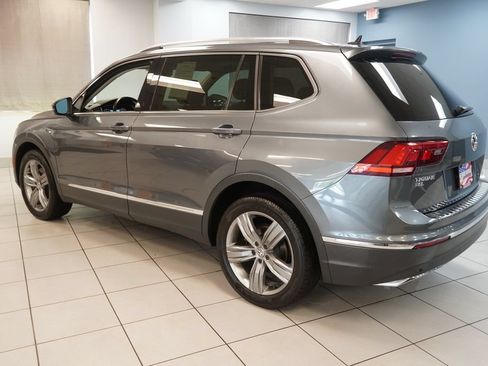 Used 2018 Volkswagen Tiguan SEL Premium w/ 3rd Row Seat Package AWD/4WD image 8