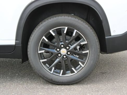 New 2026 Chevrolet Traverse LT w/ Enhanced Driving Package FWD image 17