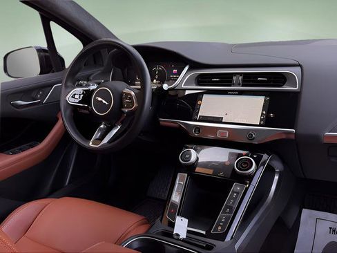 Used 2024 Jaguar I-PACE R-Dynamic HSE image 11