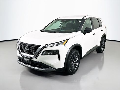 Used 2023 Nissan Rogue S AWD/4WD image 4