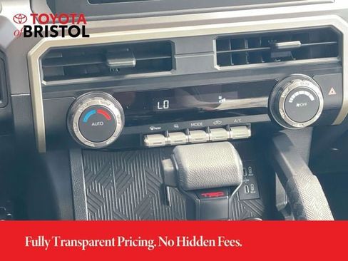Used 2025 Toyota Tacoma TRD Sport AWD/4WD image 17