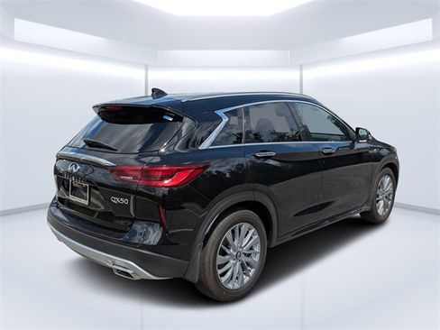 New 2025 INFINITI QX50 Luxe image 3